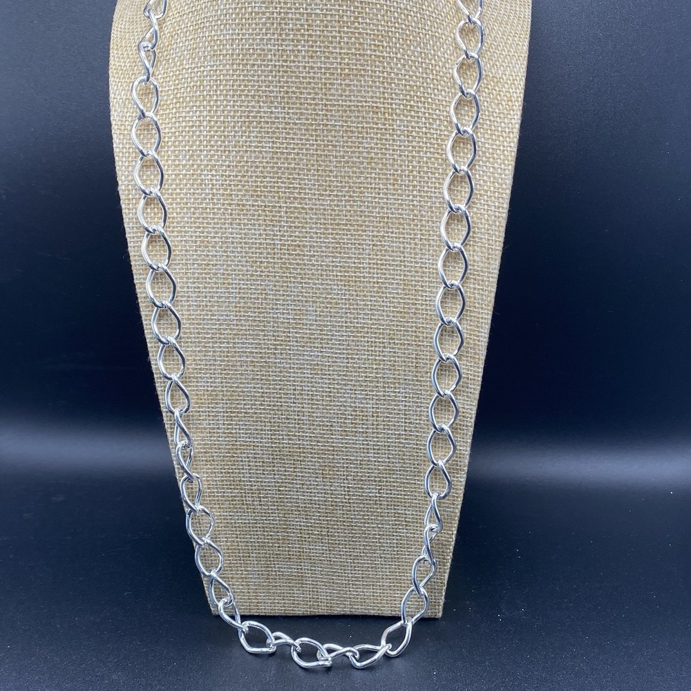 Unsigned Silver Tone Oval Link Necklace Vintage Silver 29"